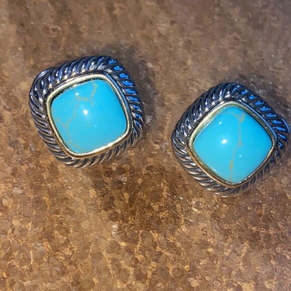 Heavy Duty Sterling Silver with Turquoise Pendant and Post Earring Set - Picture 9 of 13